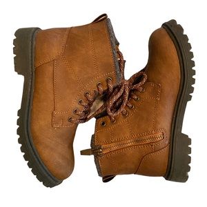 Boys brown boots size 13